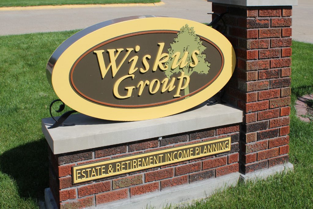 Storefront Signage | Pella Engraving & Sign Company